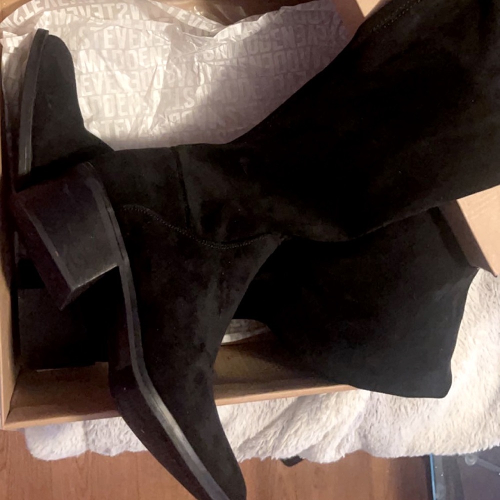 Boots in good condition I used them only one time😊💖